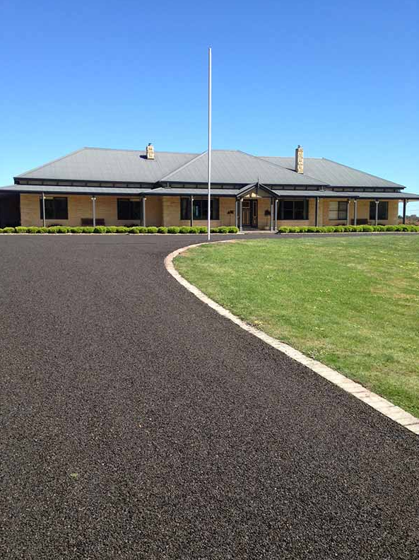 This is a photo of an asphalt driveway which has been installed by Craigieburn Road Tech